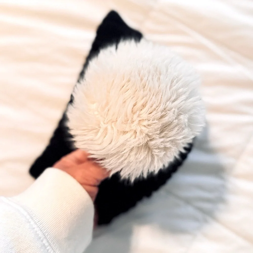14th & UNION Black Beanie Hat w White Faux Fur Pom Pom Top